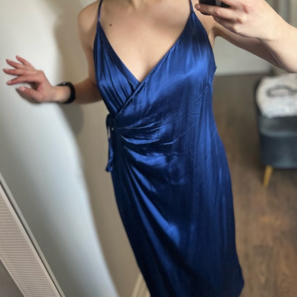 Satin wrap dress - Picture 4 of 8